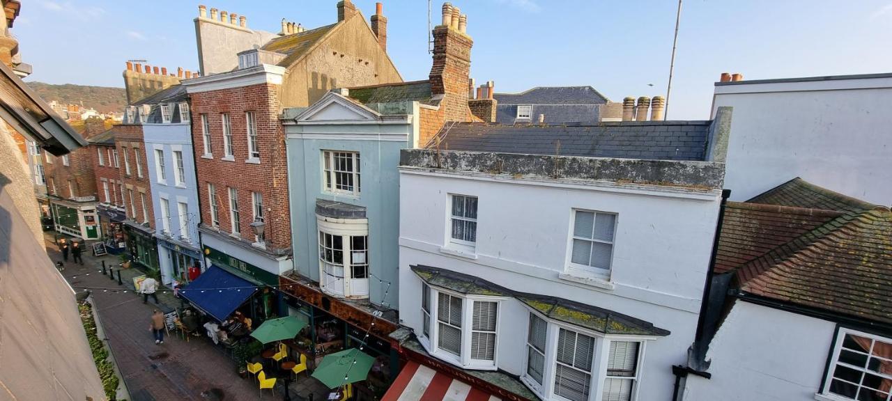 One Bed Floor, Brand New, Old Town